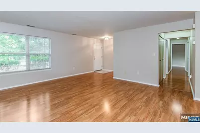 2055 Charles Court, Mahwah, NJ 07430 - Photo 7