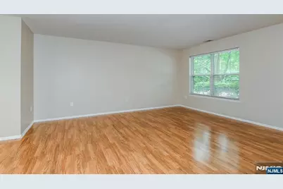 2055 Charles Court, Mahwah, NJ 07430 - Photo 15