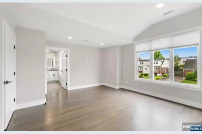 139 Philip, Elmwood Park, NJ 07407 - Photo 15