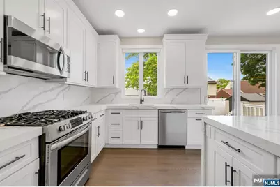 139 Philip, Elmwood Park, NJ 07407 - Photo 7