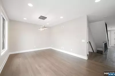 139 Philip, Elmwood Park, NJ 07407 - Photo 11