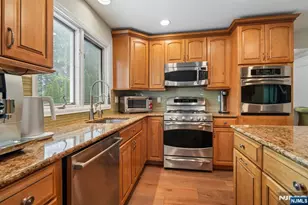 22 Wagon Trail, Mahwah, NJ 07430 - Photo 3