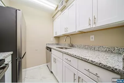 1600 Center Avenue 1D #1D, Fort Lee, NJ 07024 - Photo 5