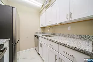 1600 Center Ave 1D, Fort Lee, NJ 07024 - Photo 5