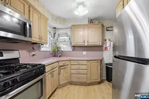 365 Grove St, New Milford, NJ 07646 - Photo 7