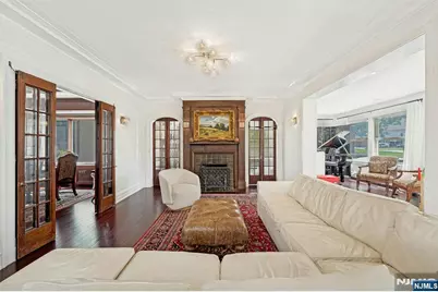 1016 Abbott Boulevard, Fort Lee, NJ 07024 - Photo 9