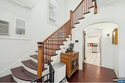 1016 Abbott Boulevard, Fort Lee, NJ 07024 - Photo 7