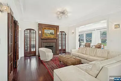 1016 Abbott Boulevard, Fort Lee, NJ 07024 - Photo 11
