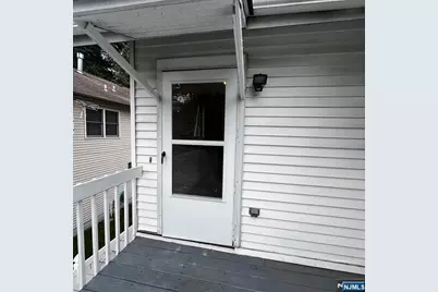 195 Pleasant Avenue, Bergenfield, NJ 07621 - Photo 3