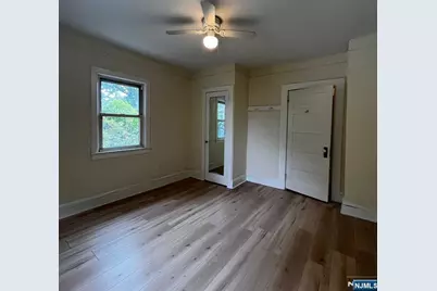 195 Pleasant Avenue, Bergenfield, NJ 07621 - Photo 11