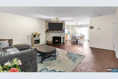 101 E Oak Street F6 #F6, Oakland, NJ 07436 - Photo 9