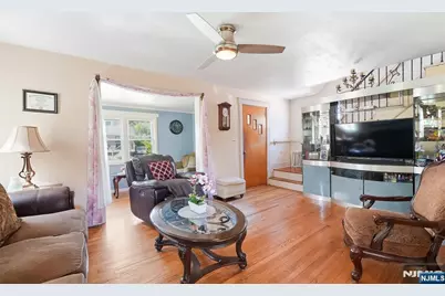 52 Harcourt Avenue, Bergenfield, NJ 07621 - Photo 5