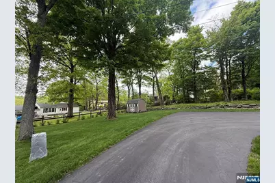 10 Monique Lane, West Milford, NJ 07480 - Photo 7