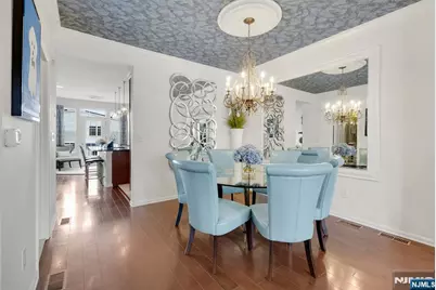 5 Creekside Court, Secaucus, NJ 07094 - Photo 9