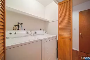 1437 John St, Fort Lee, NJ 07024 - Photo 23