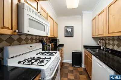 6050 Boulevard East 6D #6D, West New York, NJ 07093 - Photo 9