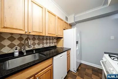 6050 Boulevard East 6D #6D, West New York, NJ 07093 - Photo 11