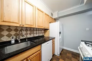 6050 Blvd East 6D, West New York, NJ 07093 - Photo 11