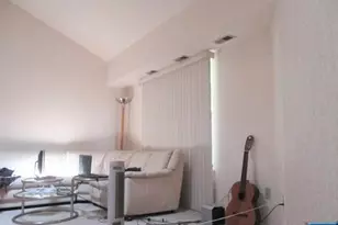 1435 Teresa Dr 1435, Fort Lee, NJ 07024 - Photo 5