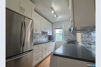 104 Columbia Avenue 2nd Fl #2nd Fl, Palisades Park, NJ 07650 - Photo 3