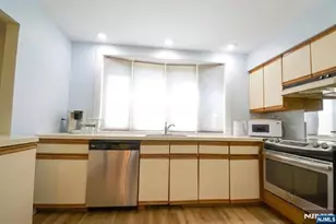 9 Pine St, Midland Park, NJ 07432 - Photo 11