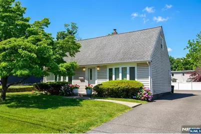9 Pine Street, Midland Park, NJ 07432 - Photo 1