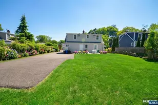 9 Pine St, Midland Park, NJ 07432 - Photo 5