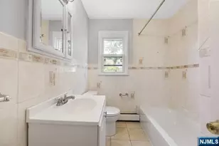 24 Van Vliet Ct 2, Clifton, NJ 07013 - Photo 11