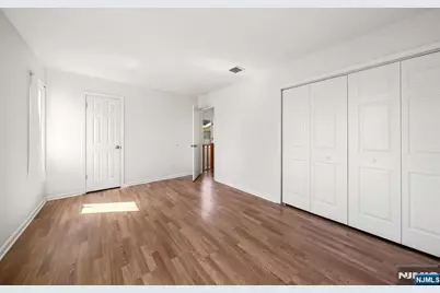161 Roosevelt Place, Palisades Park, NJ 07650 - Photo 13