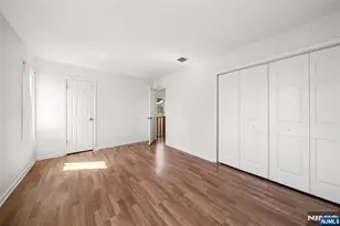 161 Roosevelt Pl, Palisades Park, NJ 07650 - Photo 13