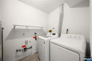 161 Roosevelt Pl, Palisades Park, NJ 07650 - Photo 17