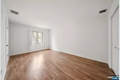 161 Roosevelt Place, Palisades Park, NJ 07650 - Photo 11