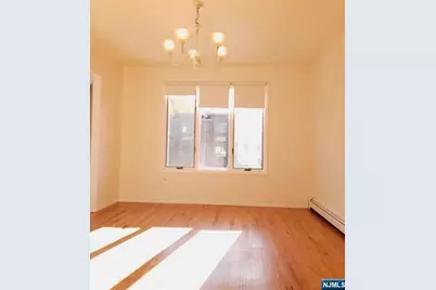 549 4th Street 2nd/F #2nd/F, Palisades Park, NJ 07650 - Photo 3