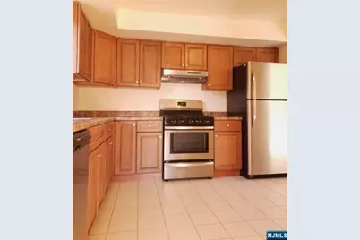 549 4th Street 2nd/F #2nd/F, Palisades Park, NJ 07650 - Photo 5