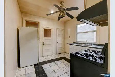249 4th Street, Newark, NJ 07107 - Photo 37