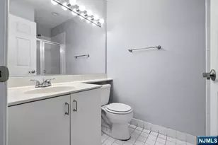 400 Crown Ct 581, Edgewater, NJ 07020 - Photo 13