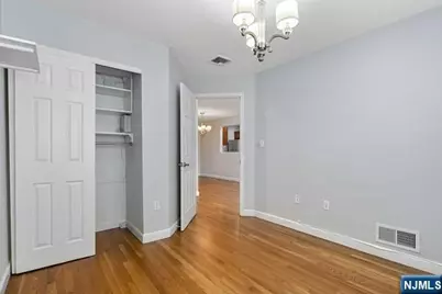 400 Crown Court 581 #581, Edgewater, NJ 07020 - Photo 9