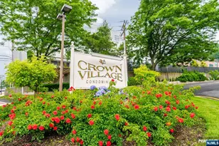 400 Crown Ct 581, Edgewater, NJ 07020 - Photo 1