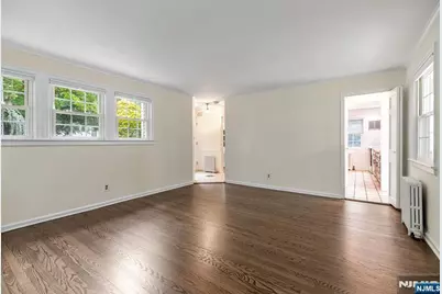 151 Walthery Avenue, Ridgewood, NJ 07450 - Photo 7