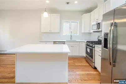 799 End Avenue, Cliffside Park, NJ 07010 - Photo 7