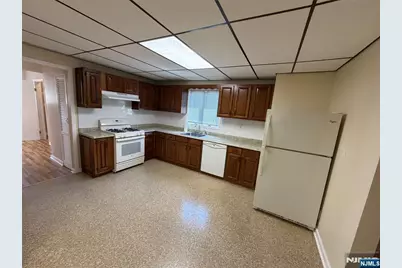832 Paterson Avenue, East Rutherford, NJ 07073 - Photo 5