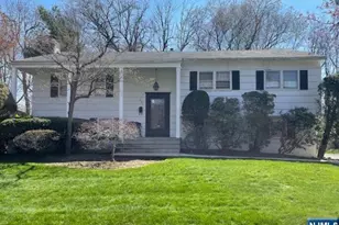 482 Tulane Ct, Paramus, NJ 07652 - Photo 1