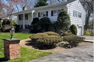 482 Tulane Ct, Paramus, NJ 07652 - Photo 3