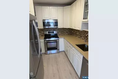 7000 Blvd 138G #138G, West New York, NJ 07093 - Photo 5