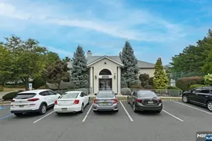 608 Brittany Dr 608, Wayne, NJ 07470 - Photo 25