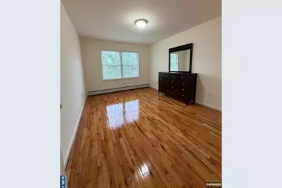 108 Parkview Drive, Teaneck Township, NJ 07666 - Photo 7