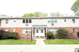 4 Lakeview C, Leonia, NJ 07605 - Photo 1