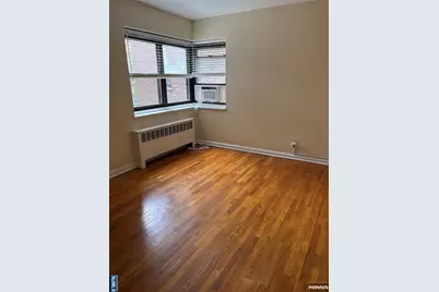 2337 Hudson Terrace B10 #B10, Fort Lee, NJ 07024 - Photo 5