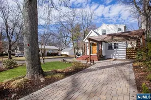 51 Day Ave, Tenafly, NJ 07670 - Photo 3
