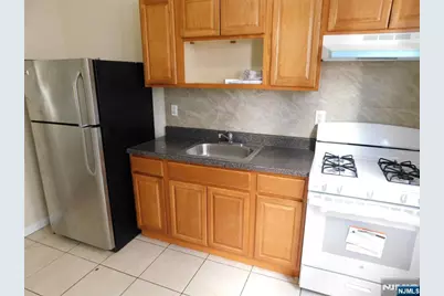 284 Renner Avenue, Newark, NJ 07112 - Photo 9